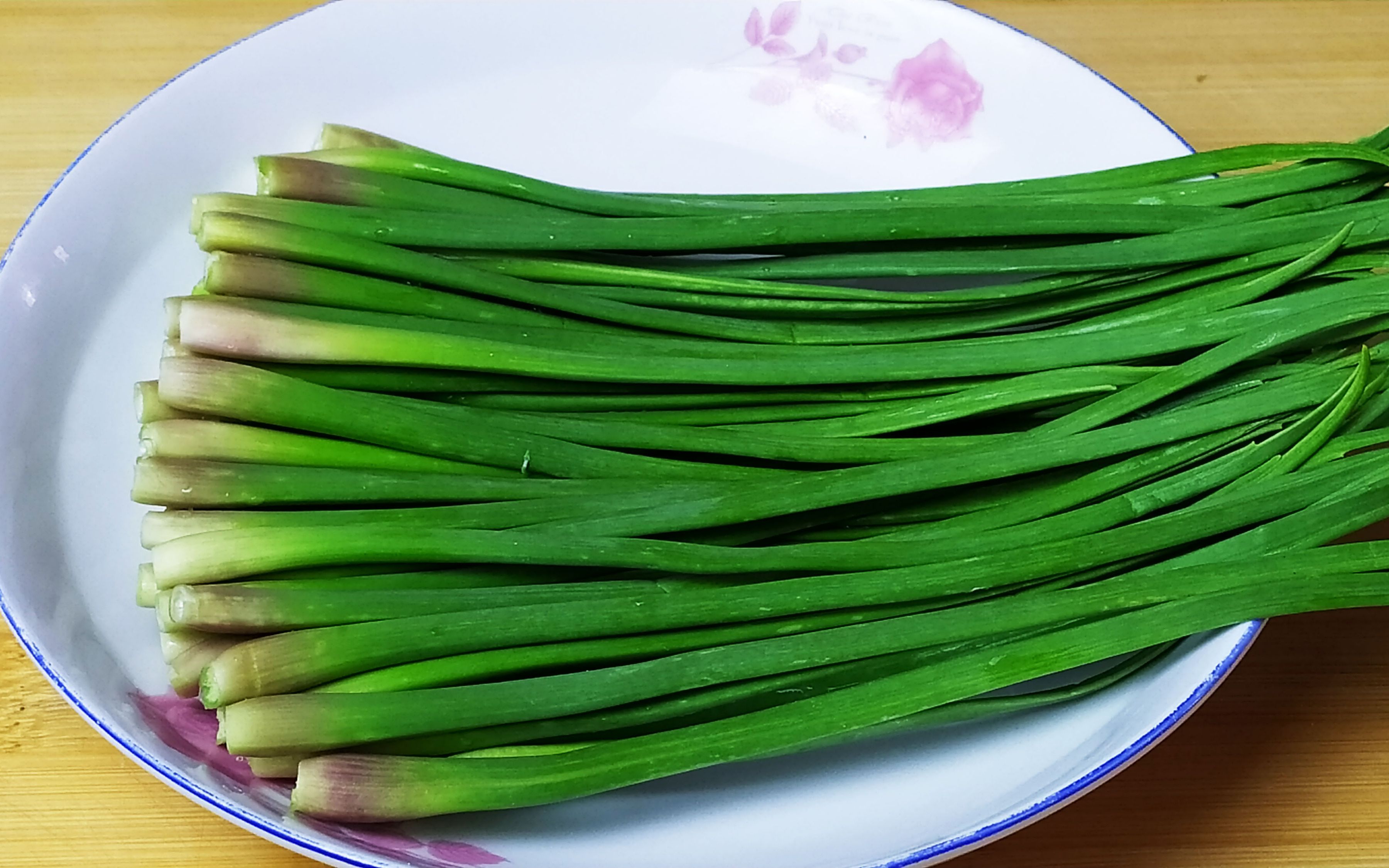 蒜薹帽不要扔掉了,教你創意新吃法,營養美味,出鍋孩子搶著吃_嗶哩嗶哩