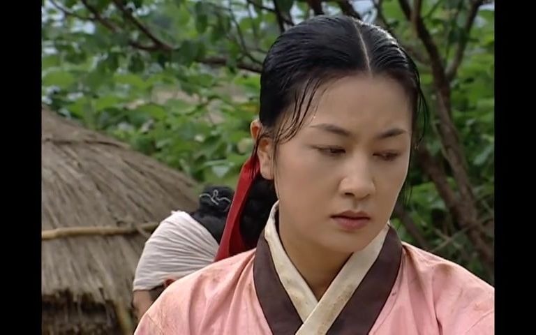 大长今韩语版第01集cut10,父母爱情之三,徐军官暗中跟着明伊保护她
