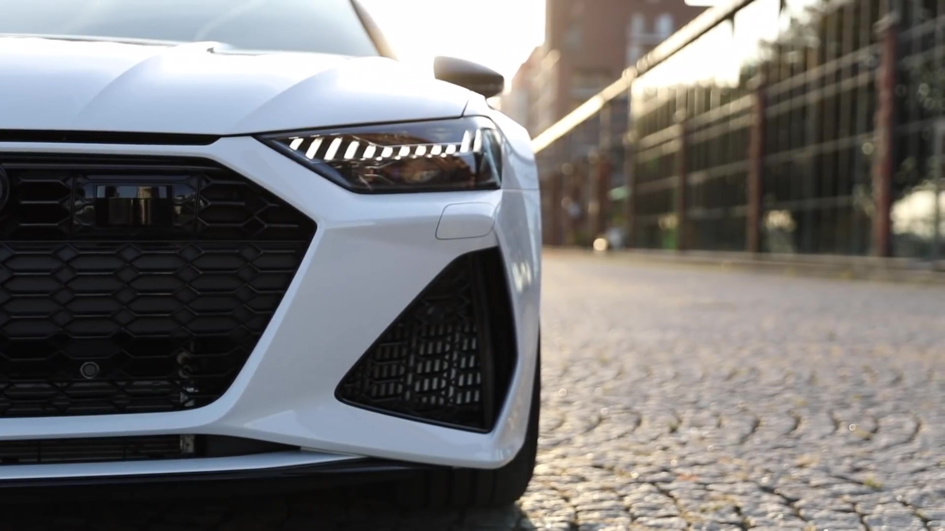 2020奥迪rs7白色行车测试 加速 声浪 看看这次是不是喜欢的颜色