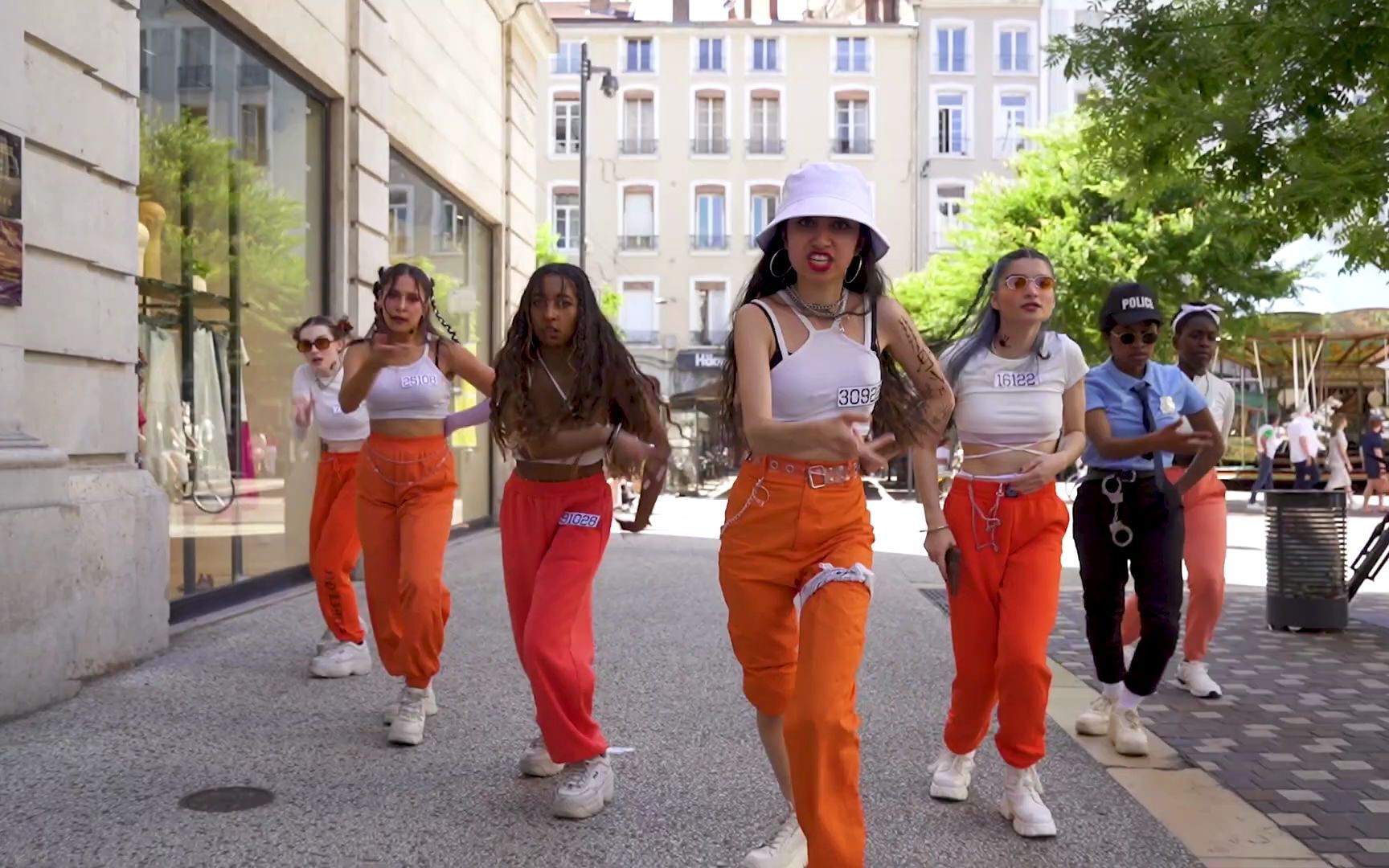 嫣然一转乱心神非子之故欲谁因法国女团名gravity重力曲名danger