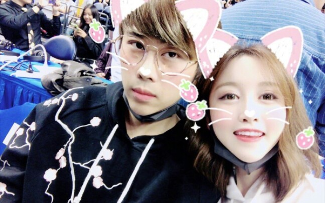 卢本伟和赵梦玥分手