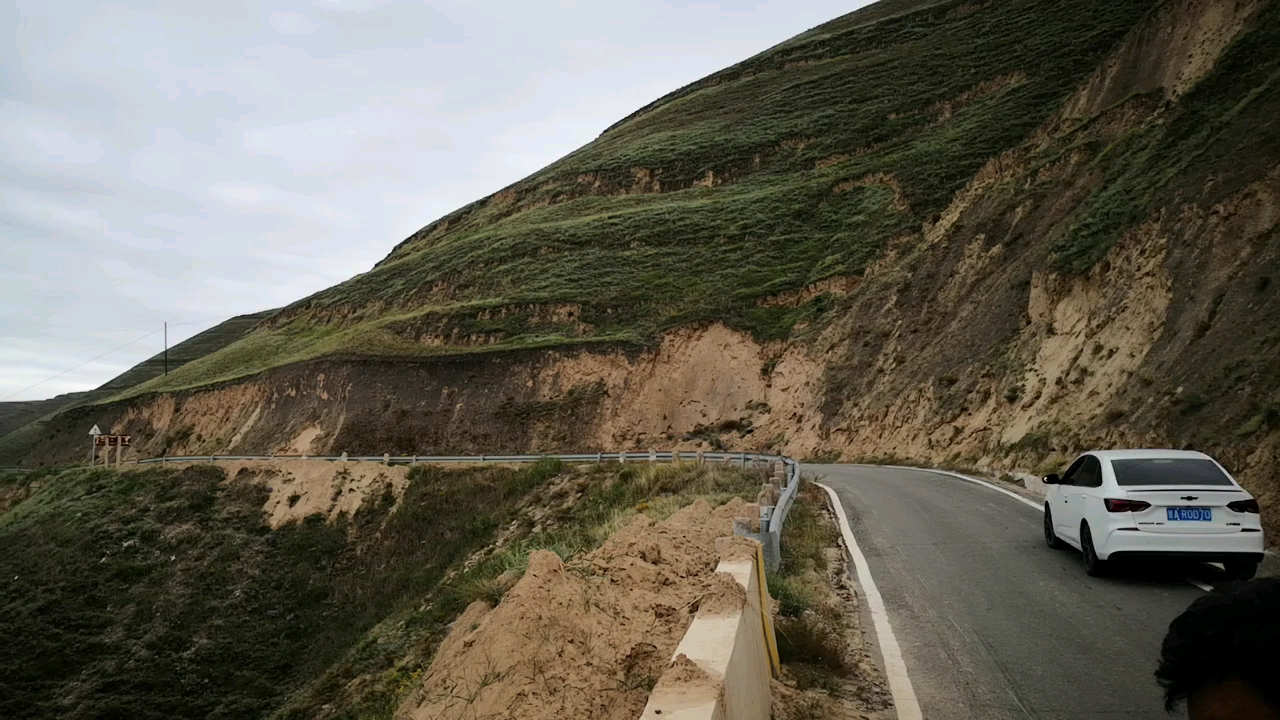 靖远若笠曹岘盘山公路风景