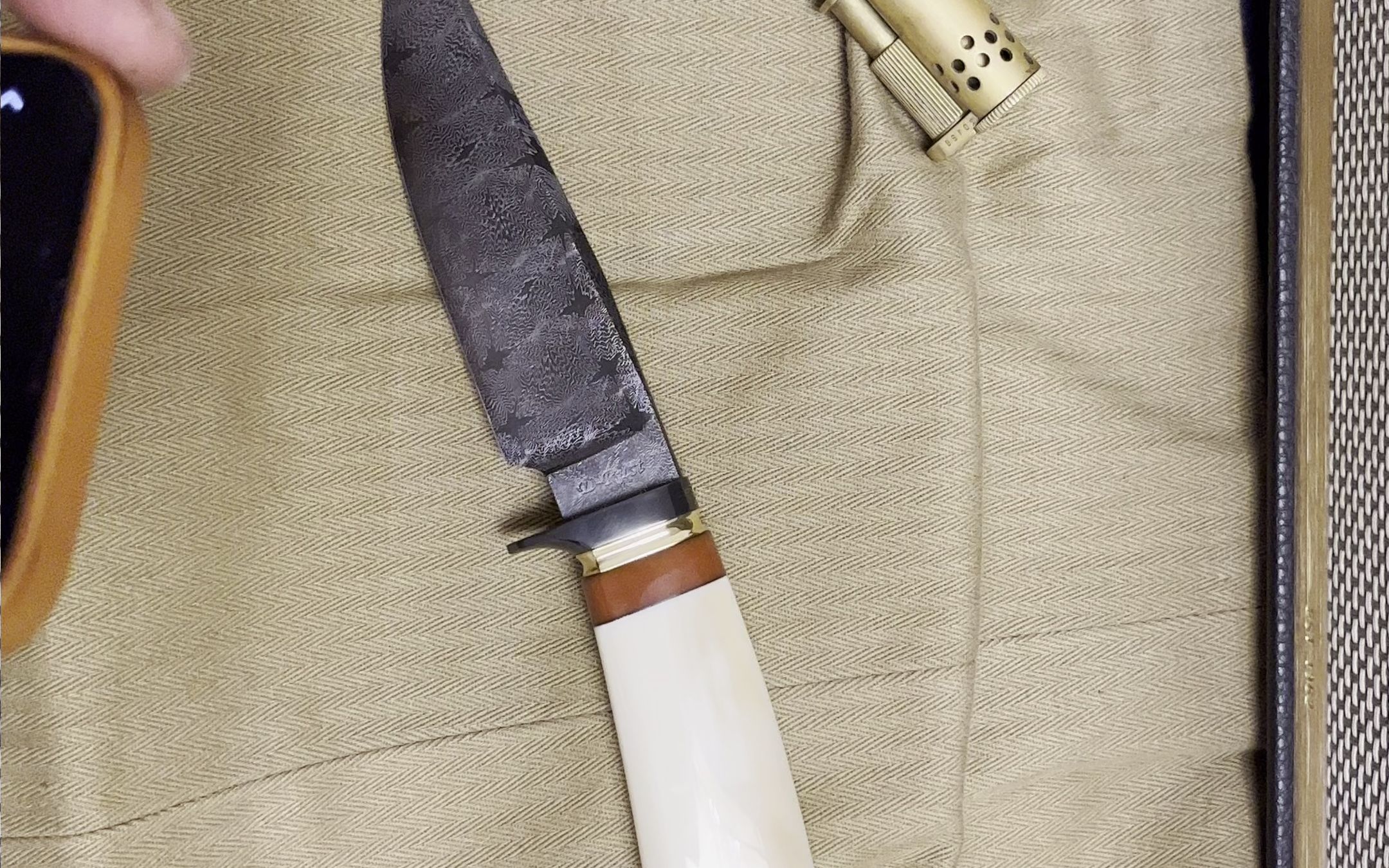 国内刀匠作品 为你年轻 黑金大马士革小猎刀