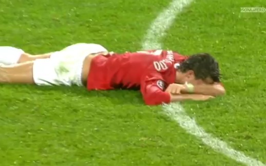 还记得2008年莫斯科的那个雨夜吗,c罗哭的像一个孩子……_哔哩哔哩