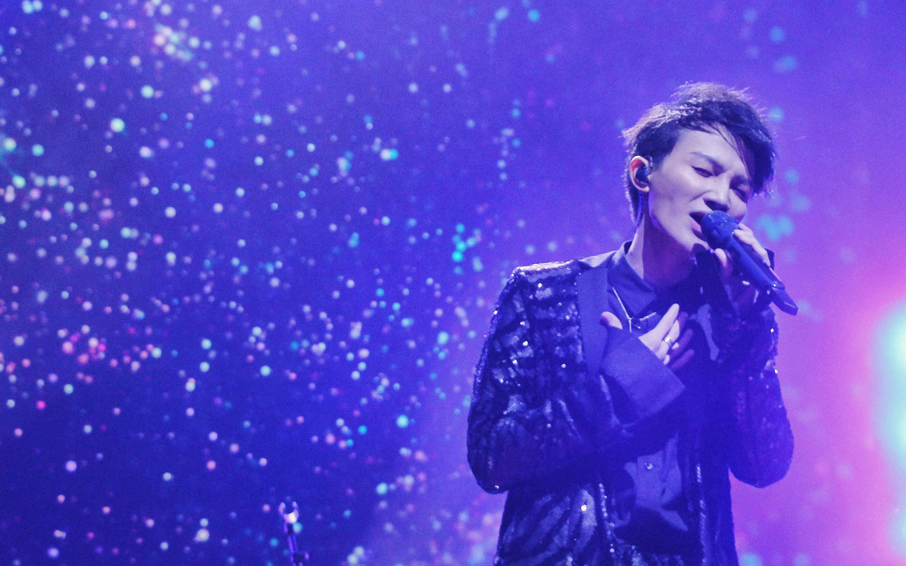 周深惊艳翻唱《凉凉》,男女声随意切换,不愧是原唱杀手!