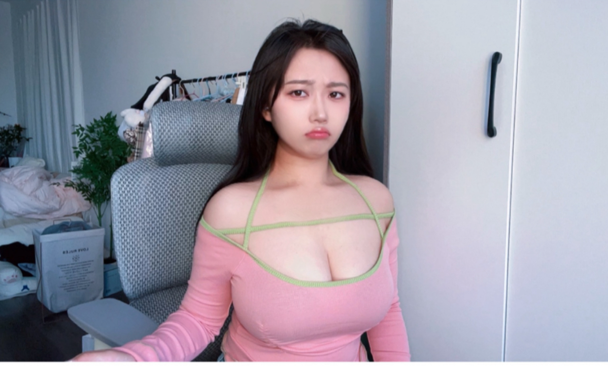 女主播新年礼物开箱！竟有男性保健用品！？