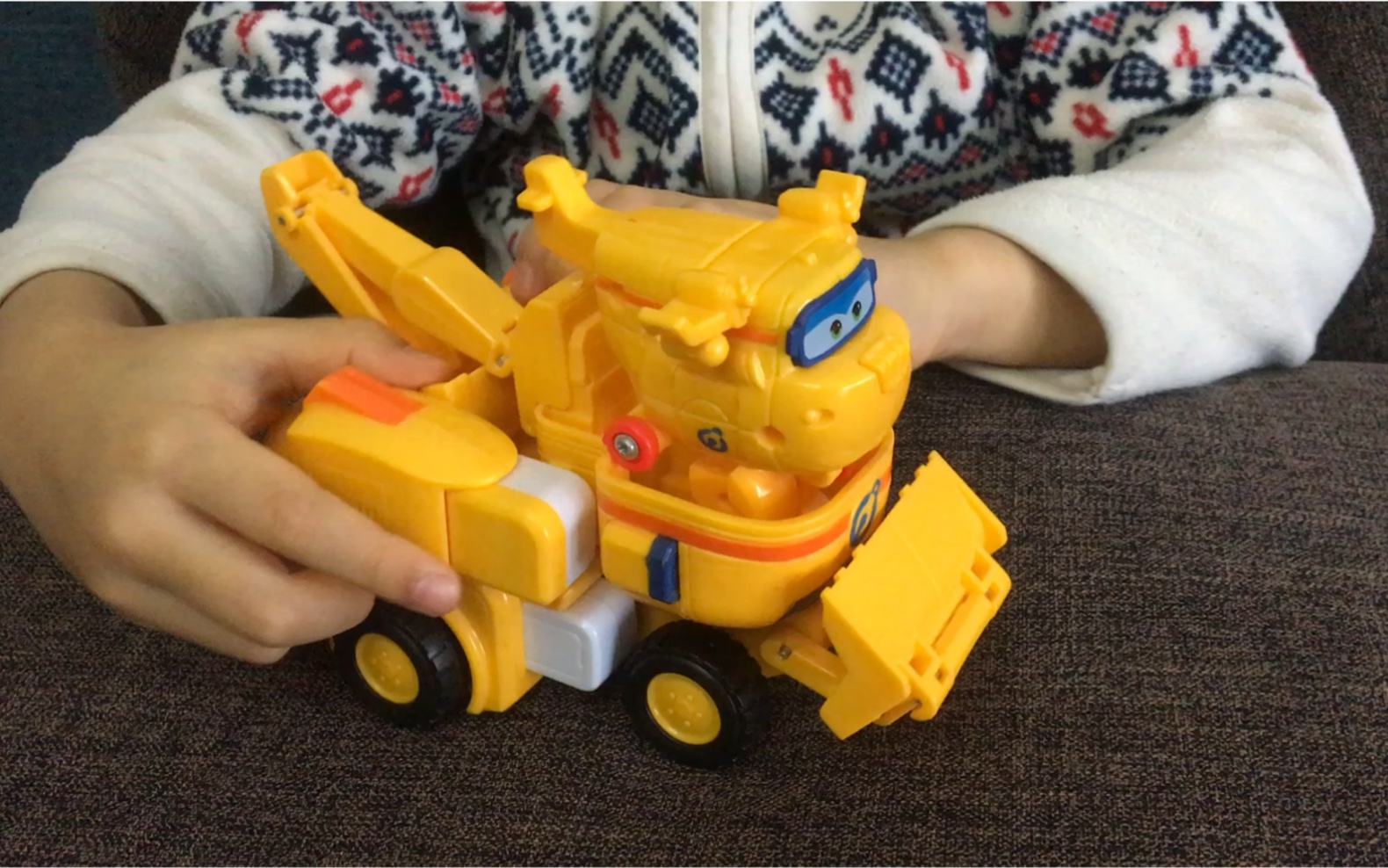 超级飞侠多多工程车变身