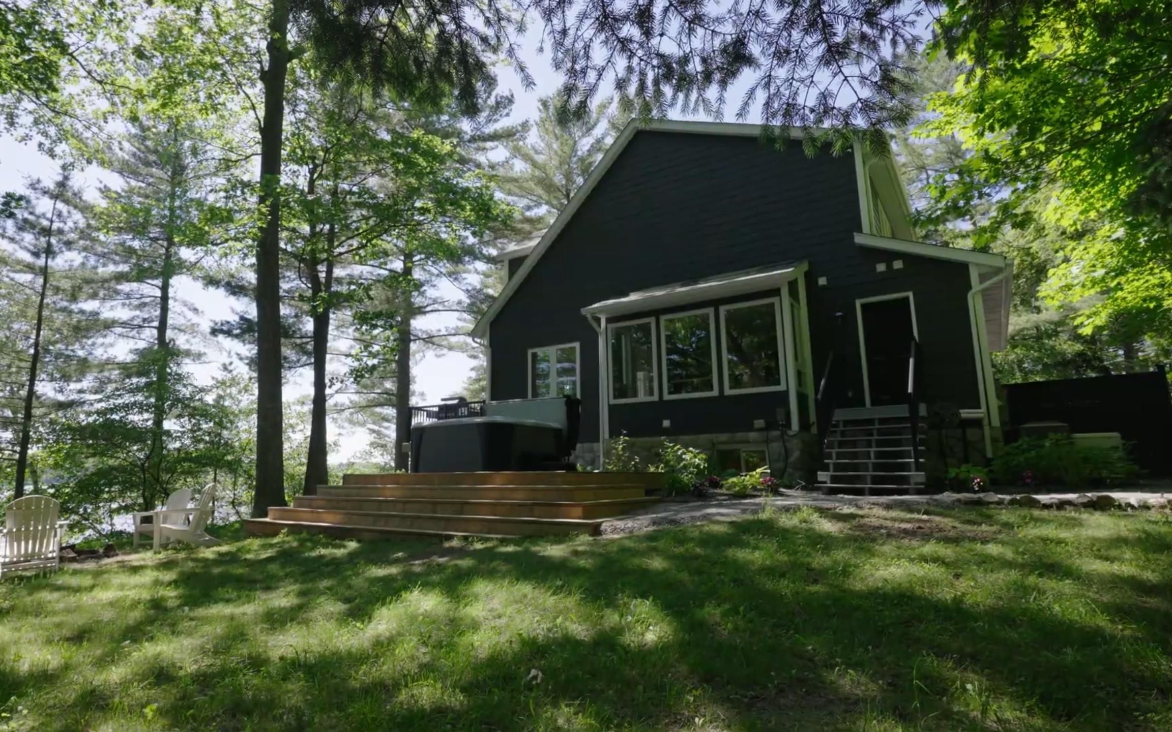 俯瞰约瑟夫湖的豪宅加拿大安大略省卡灵港