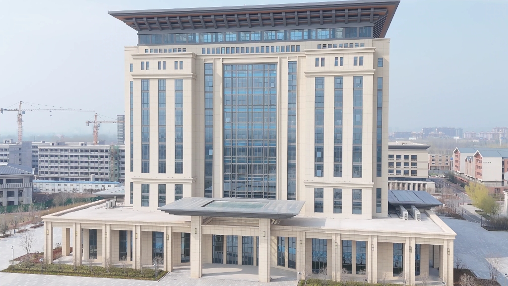 用景区宣传片的方式打开新乡工程学院