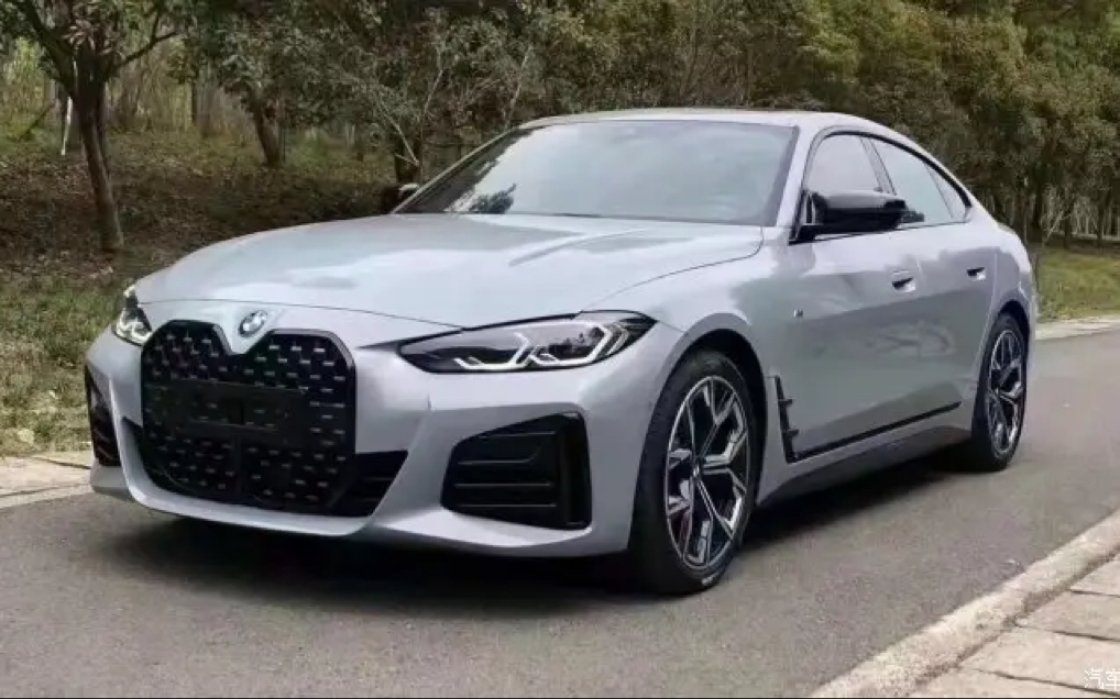 宝马430偶遇法拉利488