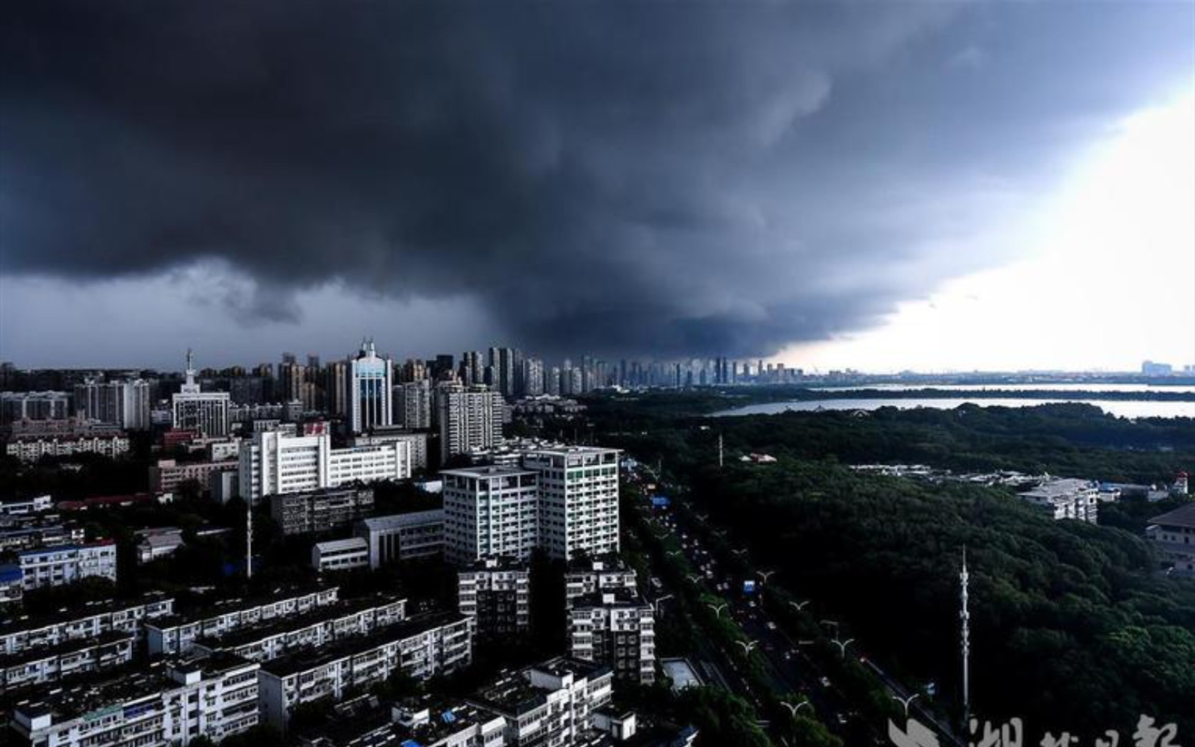 2021武汉暴雨图片