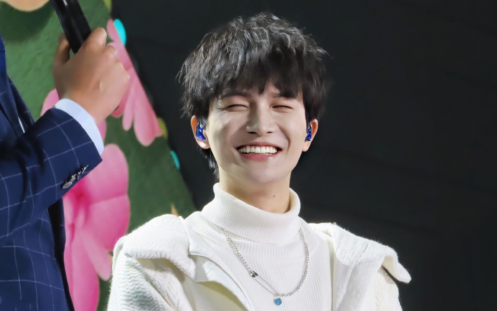 【周深】认识啊深深的第一弹~唱歌超好听就算了!