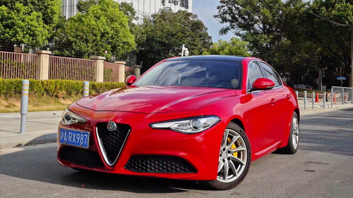 阿尔法罗密欧Giulia朱丽叶280HP, 迅猛/轻盈/精准,驾驶感受独特且自成一派,武林小众门派却有着不俗驾控实力.让发烧友为之着迷!哔哩哔哩bilibili