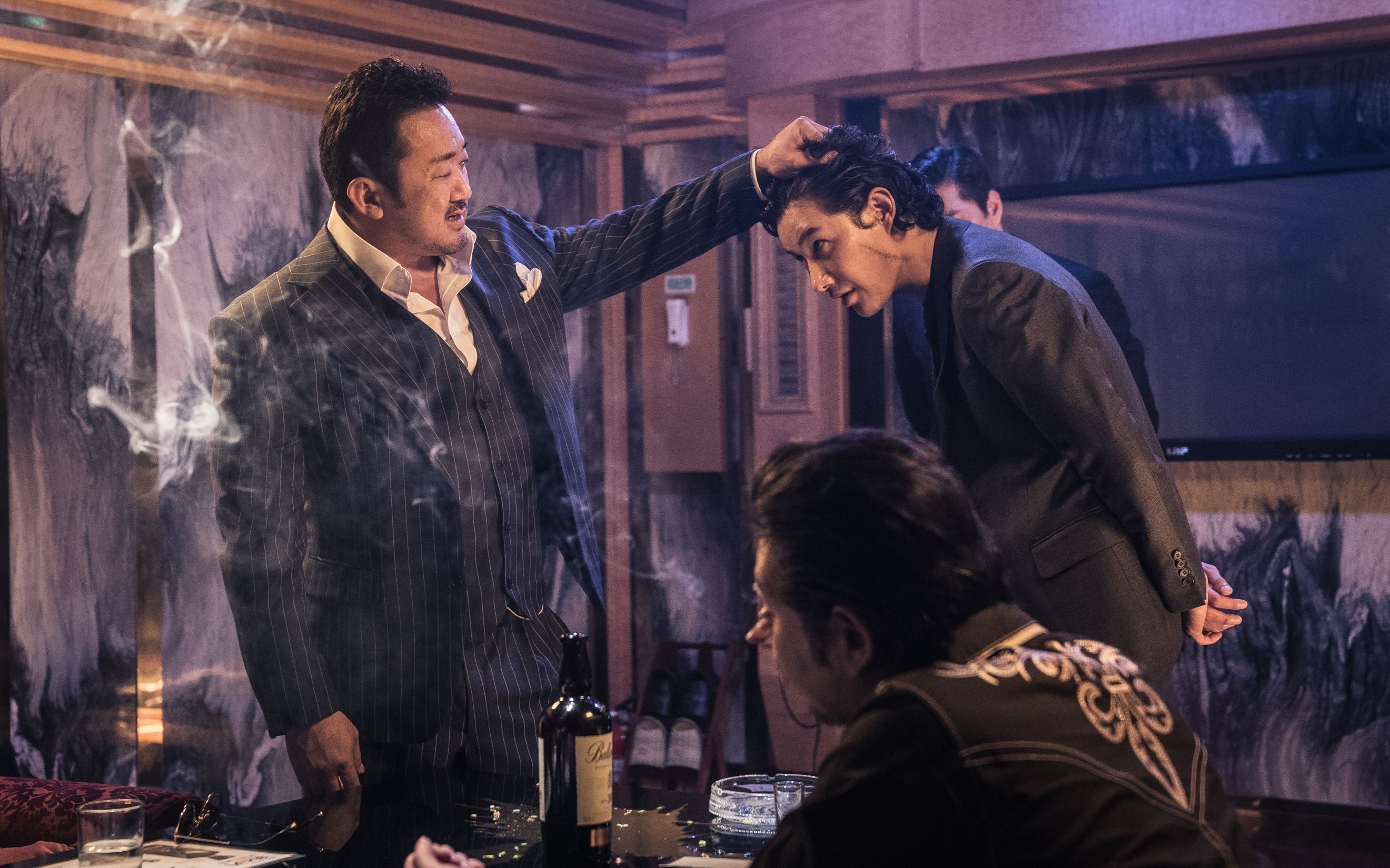 黑白两道联合抓人,没有绝对的正义,只有眼前的利益