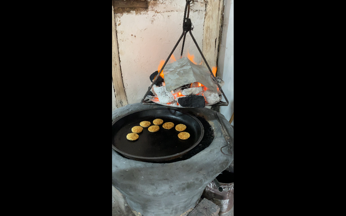 巴中美食—恩阳提糖麻饼,炉火烤制,制作过程好温馨!哔哩哔哩bilibili