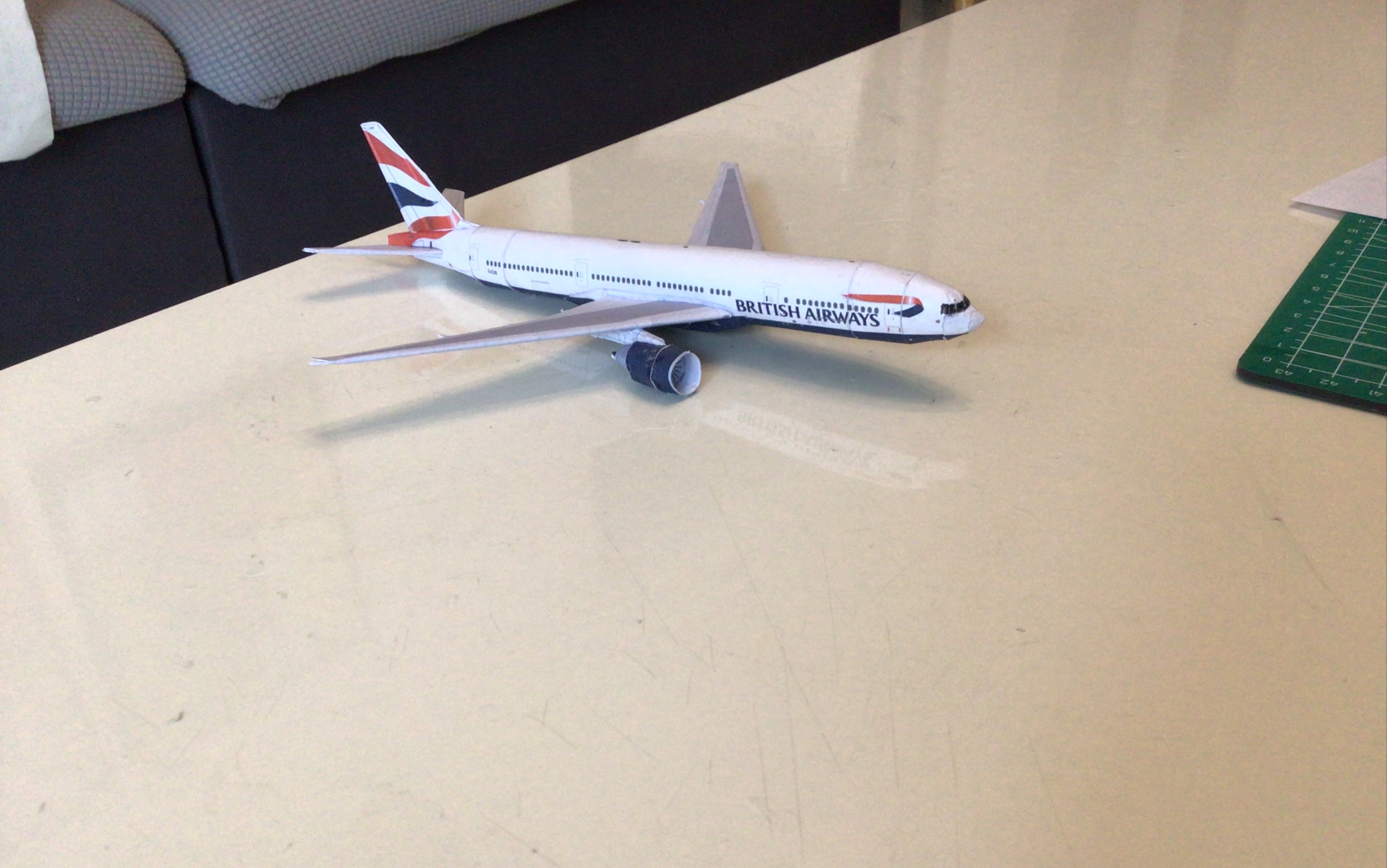 英国航空波音777-200纸模制作