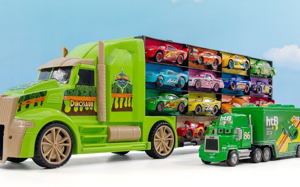 汽车车厢里装满了五颜六色的粘土和麦昆卡车朋友 一起来认识各种颜色