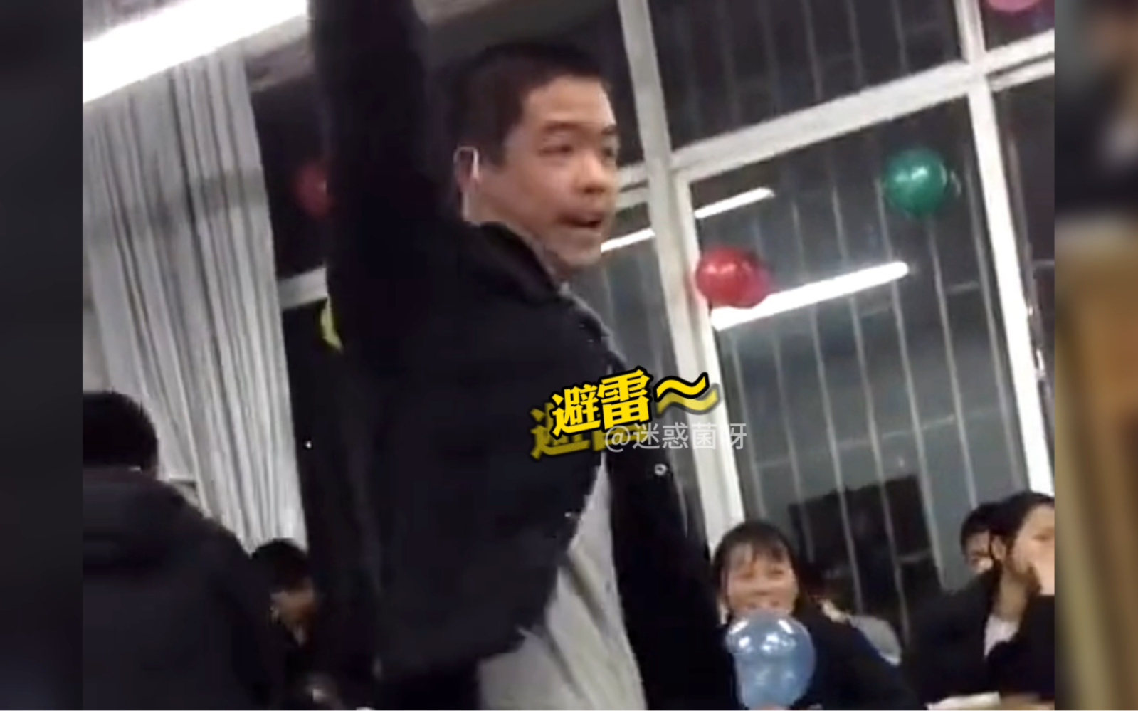 猝不及防的爆笑瞬间,小孩表情全是戏啊,主打的就是尬演!哔哩哔哩bilibili