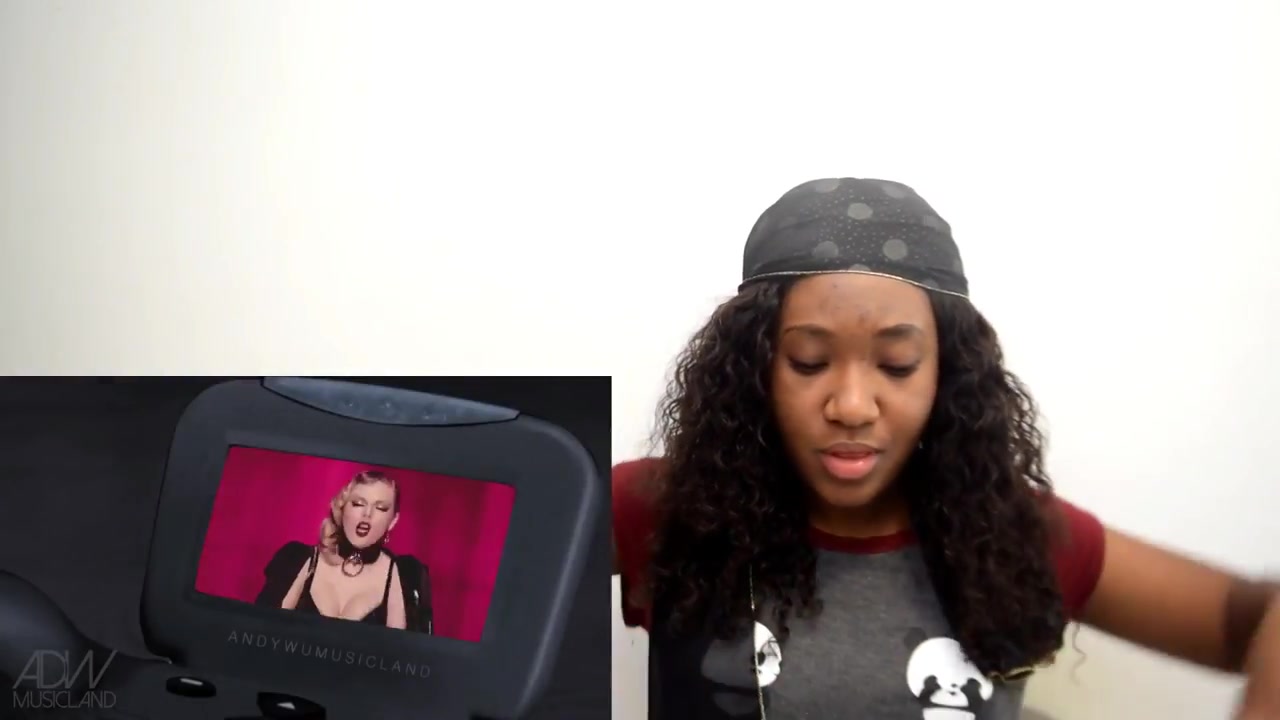 [图]Taylor Swift Look what you made me do ft. Britney Spears Toxic Remix Reaction!!!