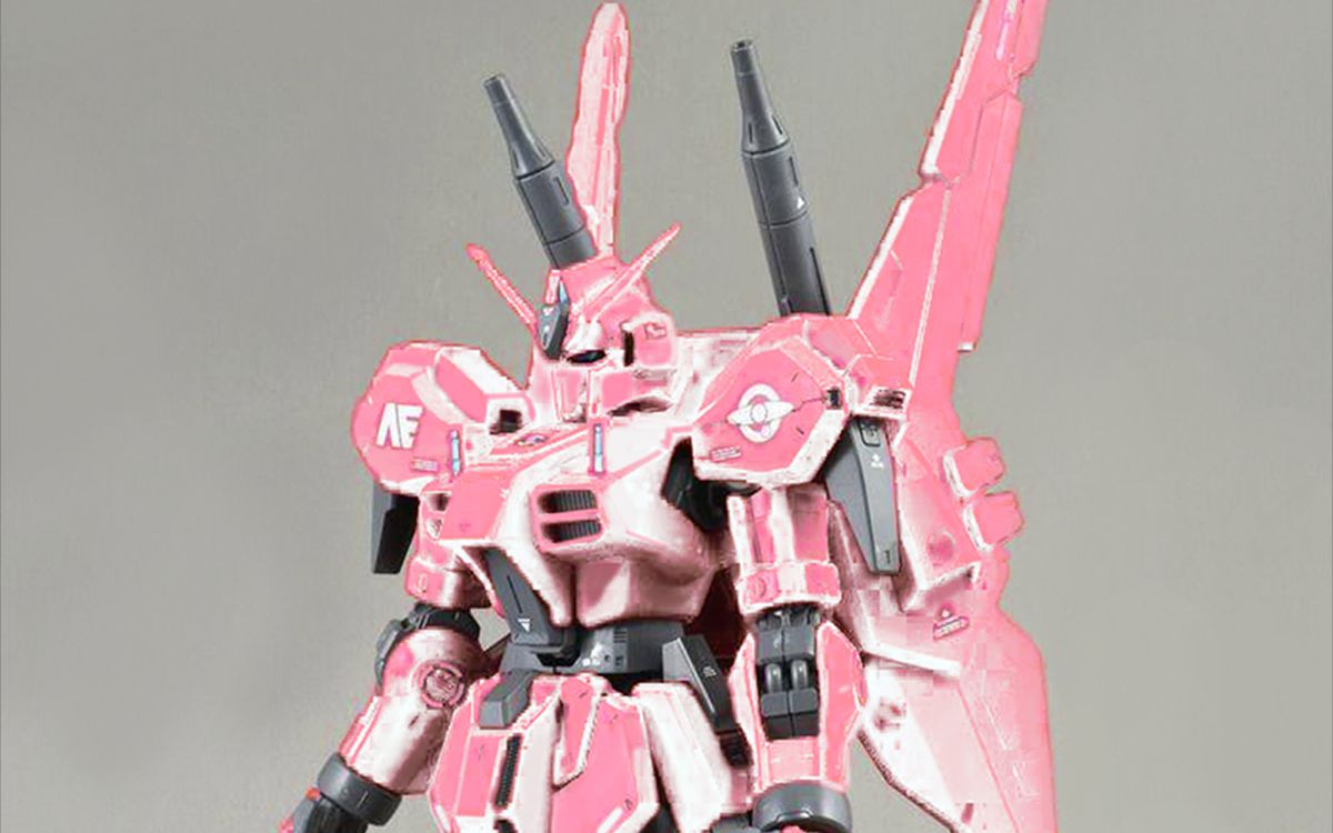 行走在人群中的粉红闪电伪高达战斗行动2