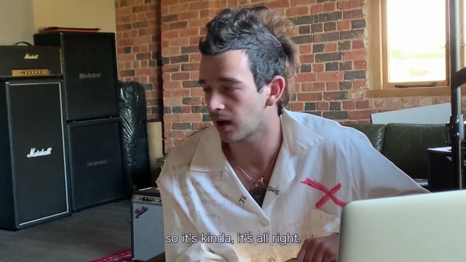 英字the1975主唱mattyhealy回答reddit油管和推特上的问题gq