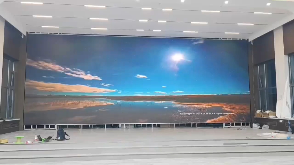 双开前后左右移动电动机械led显示屏钢结构