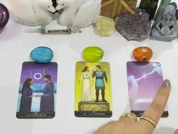 【222】谁正在/将会爱上你 😍 现在和未来的爱情 ❤【中英字幕】PICK A CARD 塔罗运势指引