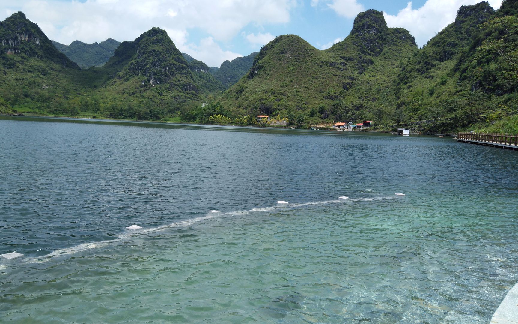 骑着小摩托瞎逛广西来宾市遂意乡神秘湖