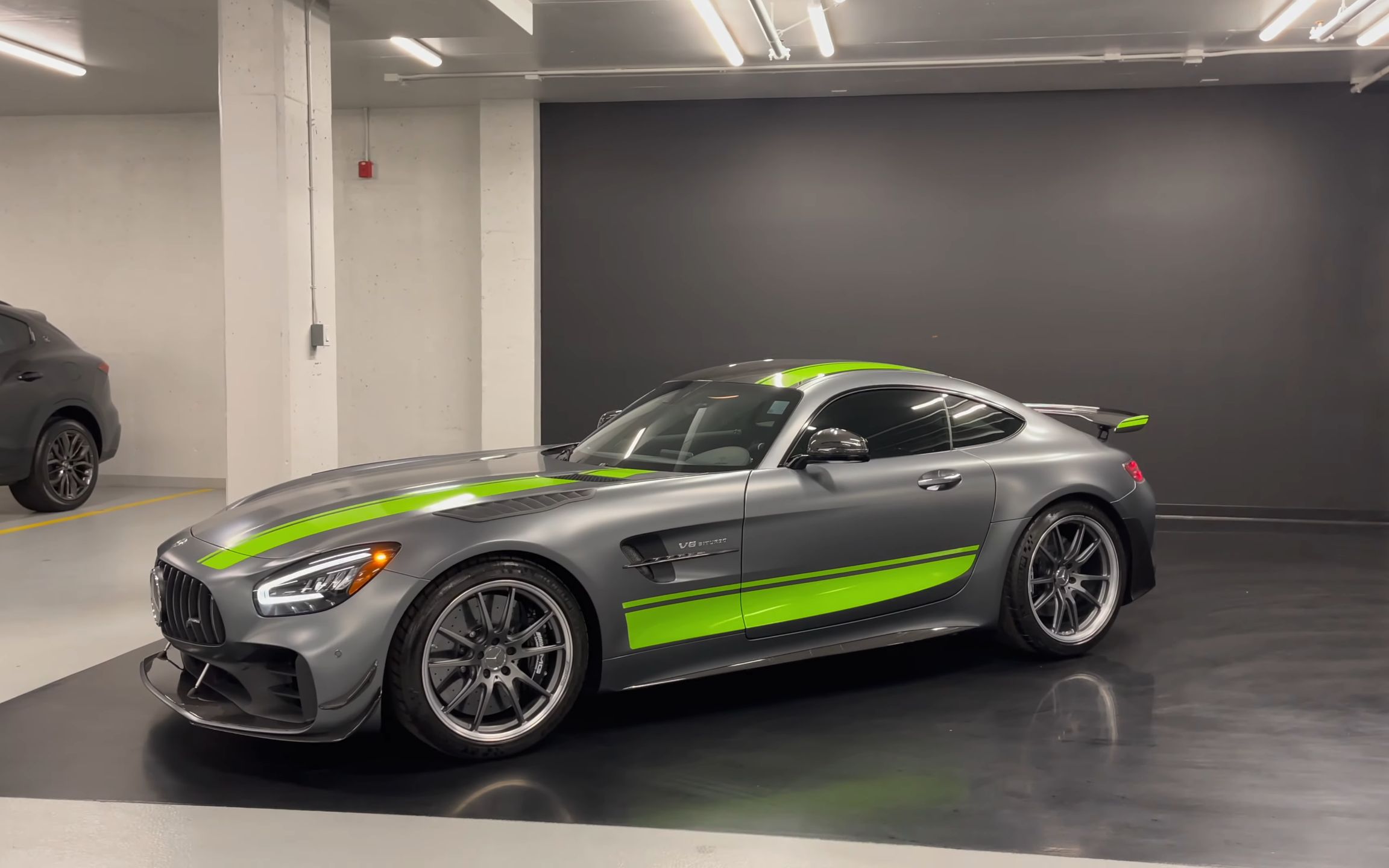 【4k】2020 mercedes amg gt r pro coupe - review   walkaround