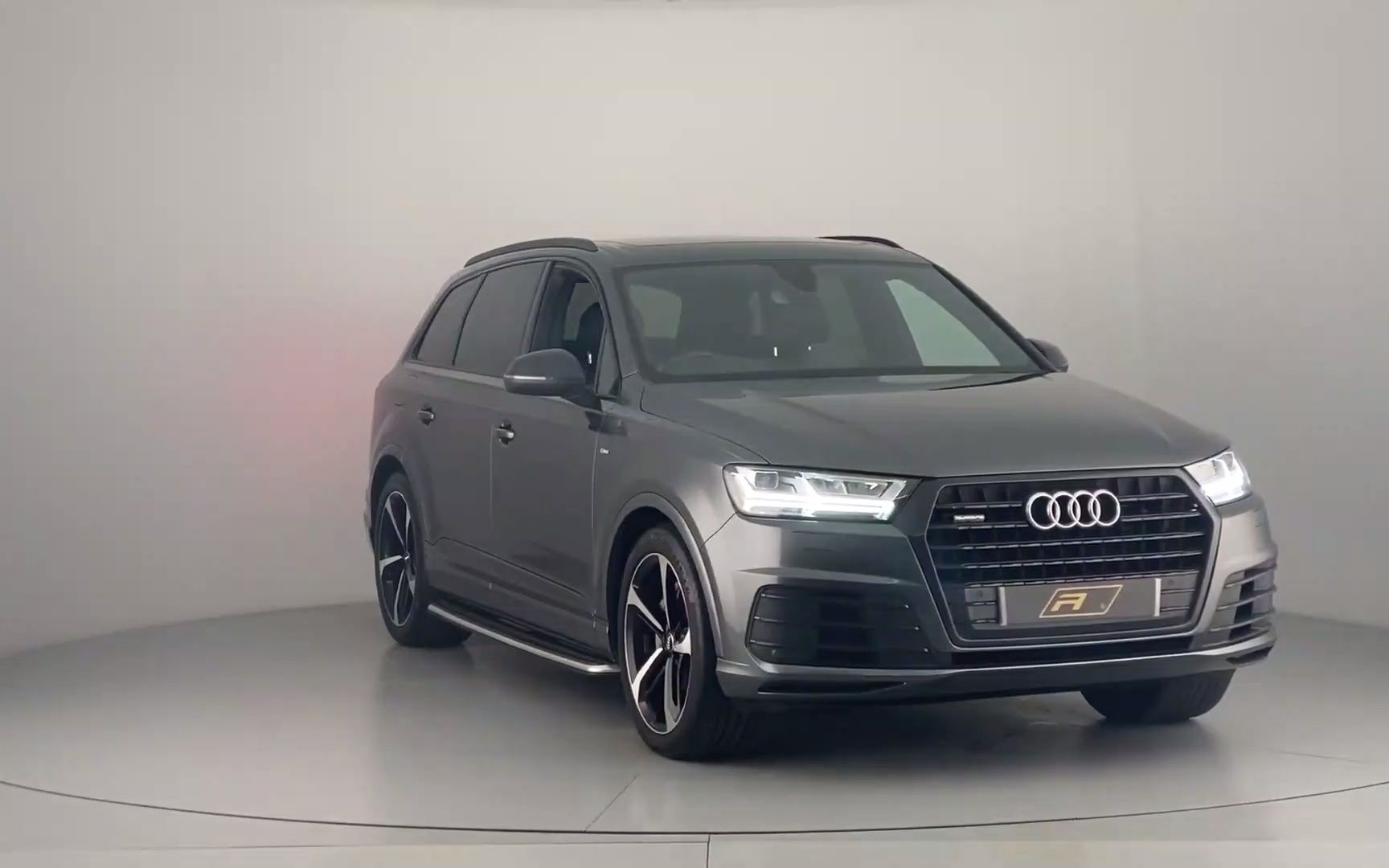 【超跑豪车】2022款奥迪q7 3.0 tdi v6 50 黑色版