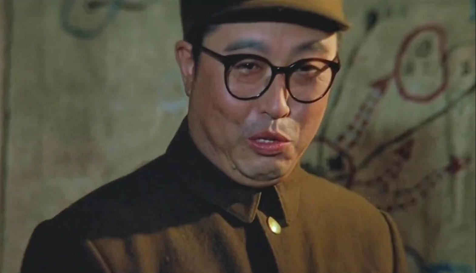 黑山阻击战101高地被炸低2米,东野十纵司令员梁兴初死守防线,为东野