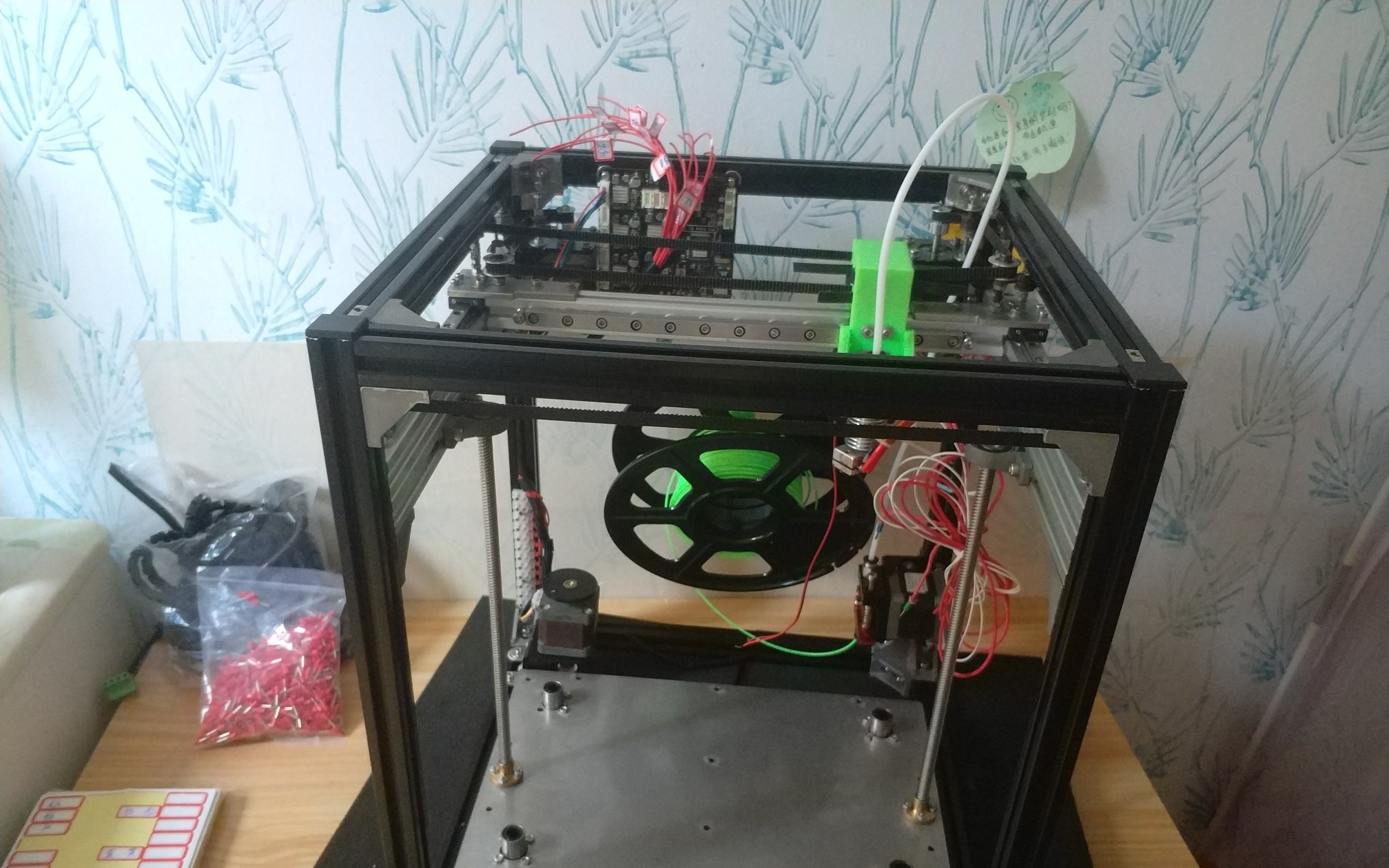 自制3d打印机,波折还是很多的,50斤重.差不多完成了.