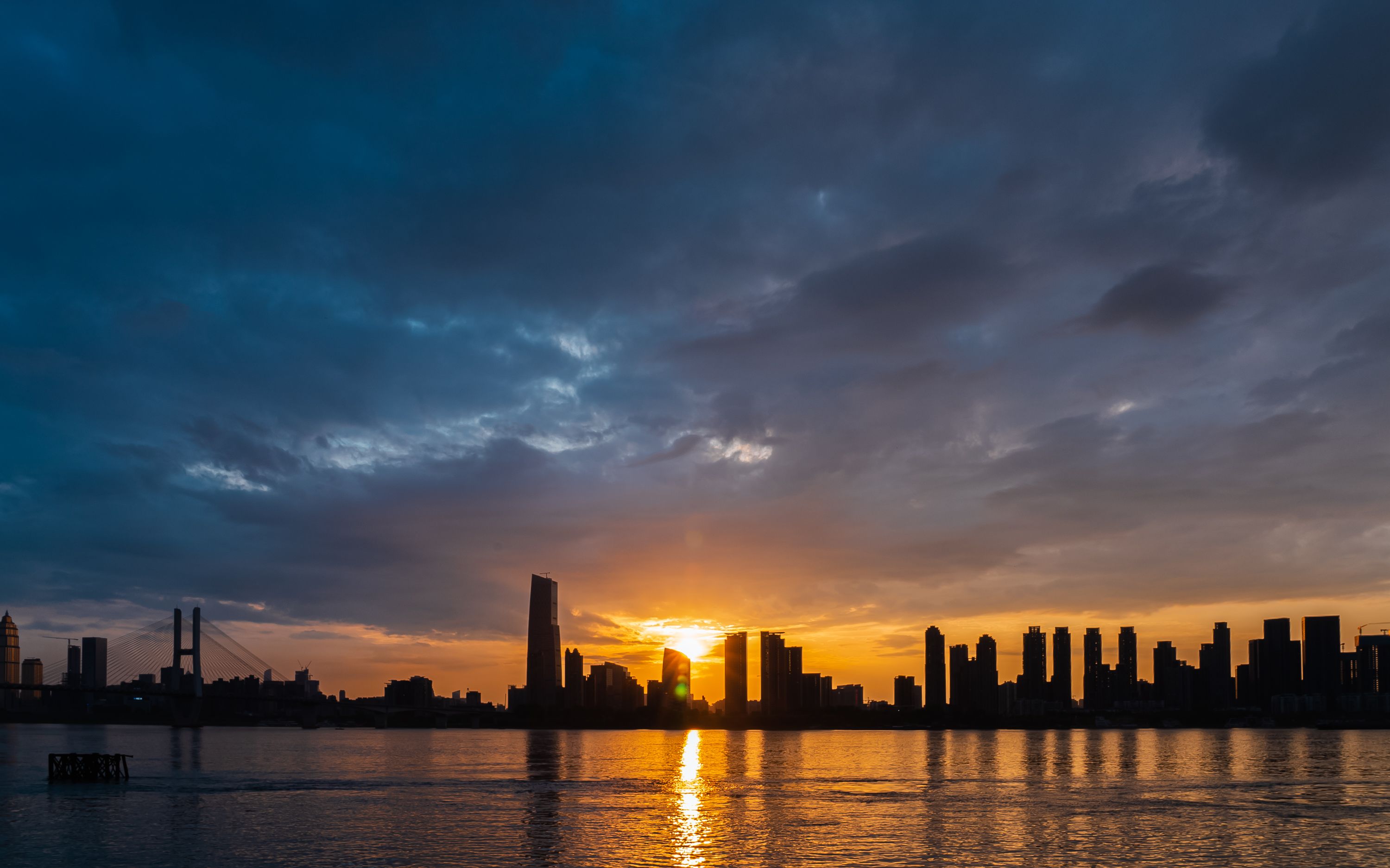 落日收藏计划 / 武汉江边的浪漫