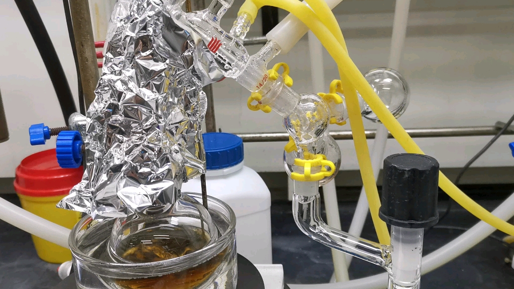 减压蒸馏实验室里的治愈蒸馏三氟化硼乙醚