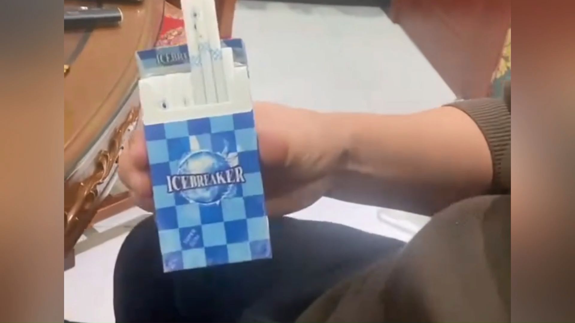 外烟测评-百乐冰川爆