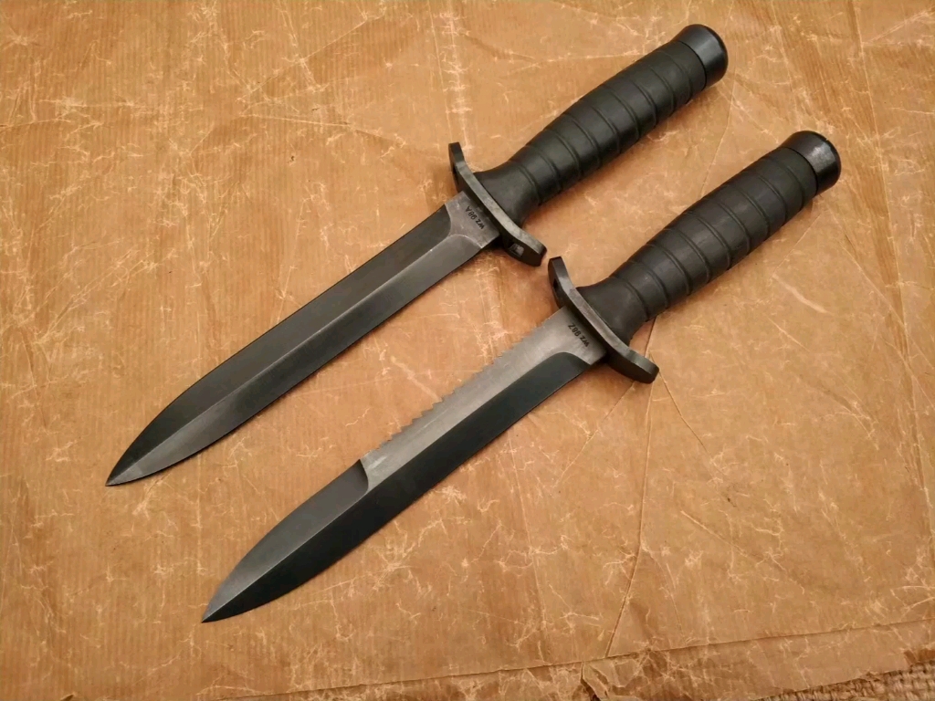 波兰伞格斗匕首