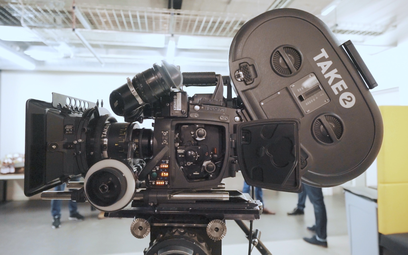 韦找谁838阿莱arri胶片电影机arriflex上手