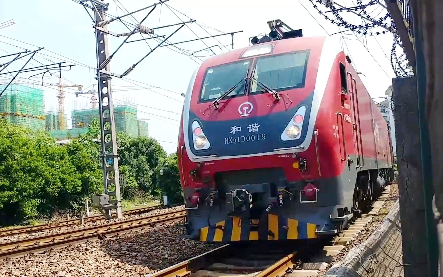 全程近20小时广州开往宁波,hxd1d牵引k210次列车驶向杭州站_哔哩哔哩