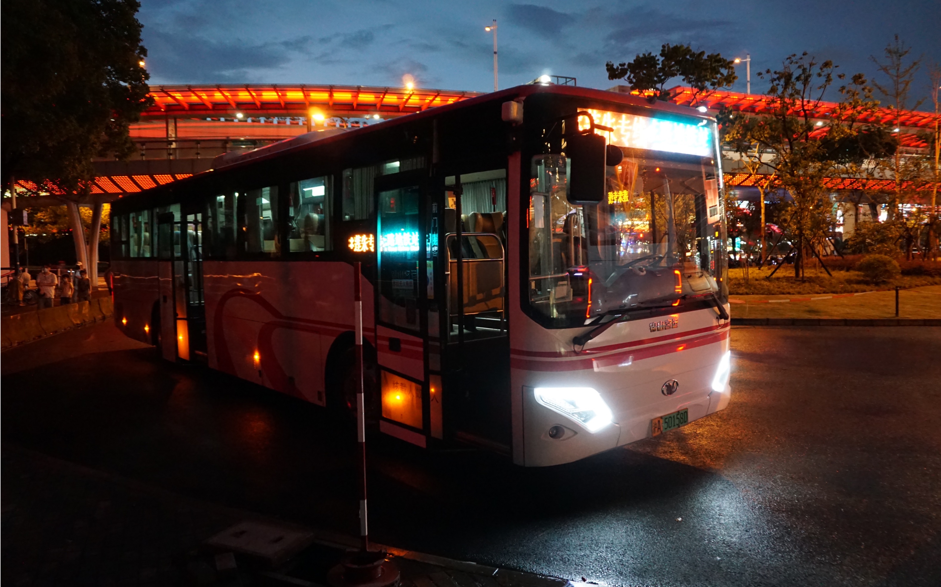 莲朱专线 朱泾汽车站-莲花路地铁站