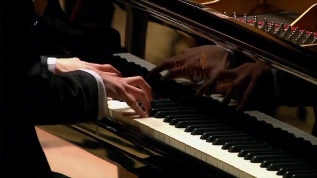 [图]【拉赫马尼诺夫 | G小调前奏曲】Alexander Sinchuk plays Rachmaninoff Prelude No.5 Op. 23