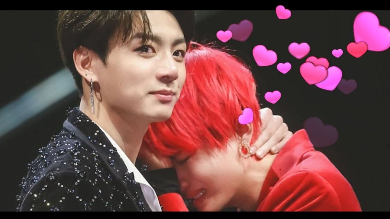 [图]【2018_Mnet亚洲音乐大奖MAMA】Taekook_-_Jungkook_offered_his_shoulder_for_Tae_to_cry_on_-