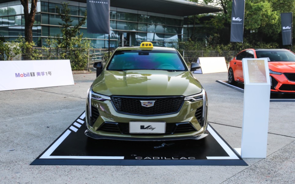 四门两座小马力后驱买菜车～凯迪拉克ct4