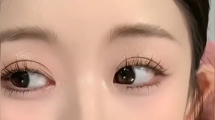 这个小姐姐眼睛会说话呀,通透而明亮,如 同一泓清泉!