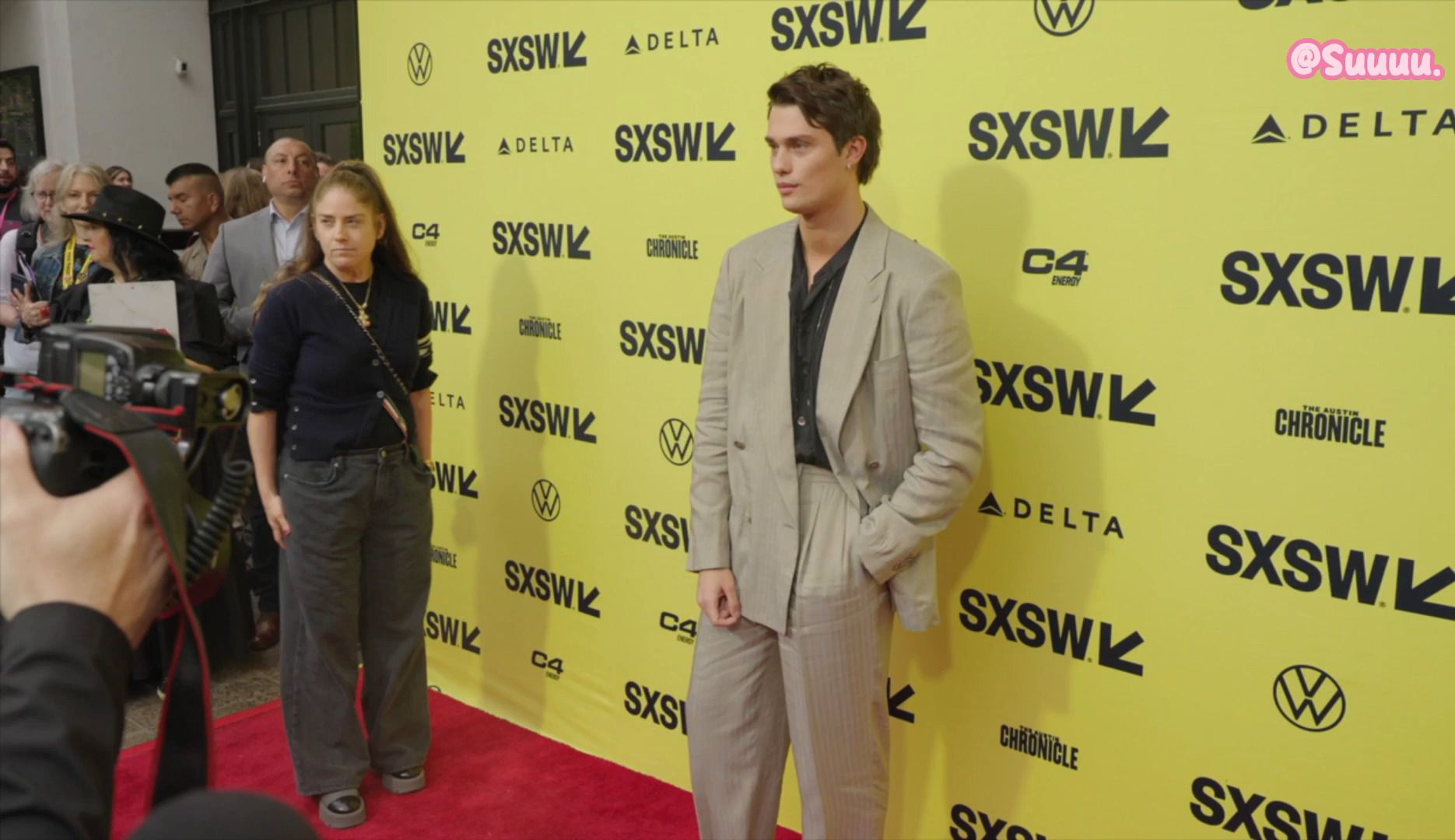 [图]【对你的想象】【SXSW 2024】【尼古拉斯·加利齐纳】【Nicholas Galitzine】Movie Roar采访 自译中字