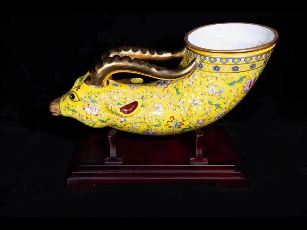 新品推荐:《五洲同心》盛世珐琅荣华尊!欢迎私询!