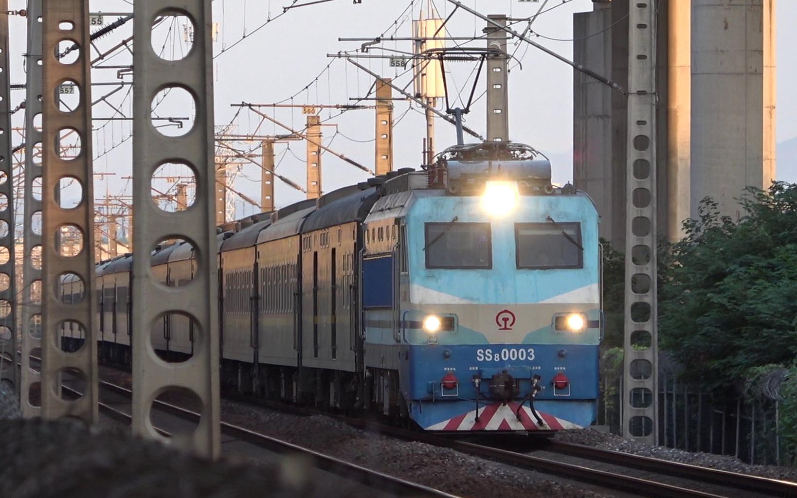 24萧甬线』k336次 ss80003【镜水路立交桥下】_哔哩哔哩_bilibili