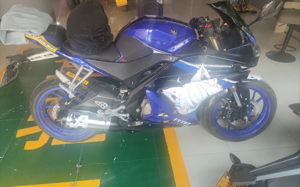 飞鹰r25竞技版夜间灯光效果