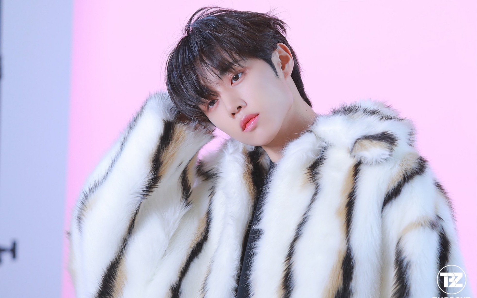 【金善旴】今天是绝美小狐狸|tmrw杂志behind cut