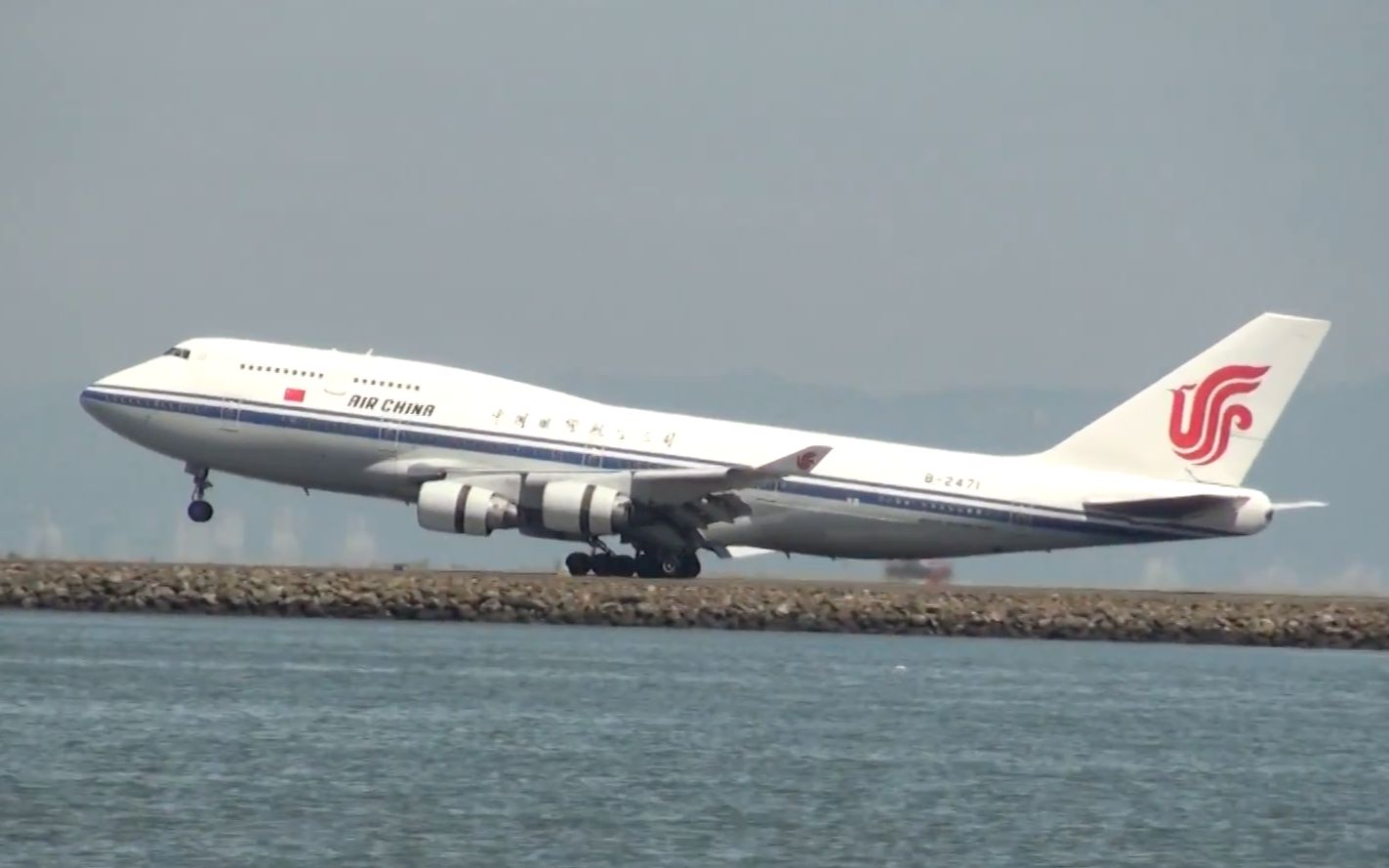 國航747飛行員令人驚歎的25秒抬前輪著陸sfo, b-2471, 2011