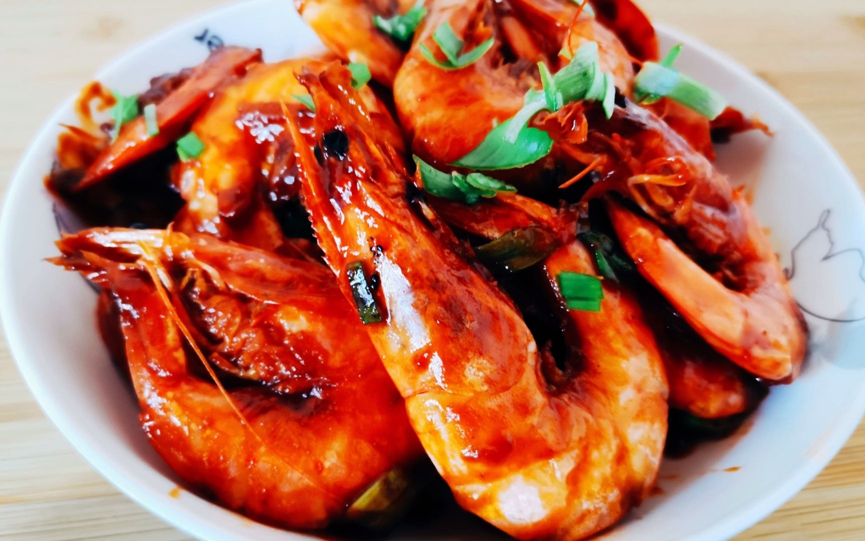 家常版油焖大虾,做法简单,色泽诱人,鲜香入味,超级好吃!